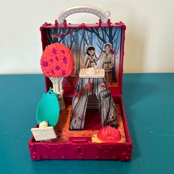 Disney  2019 Frozen Pop Adventure doll house only - Picture 1 of 5